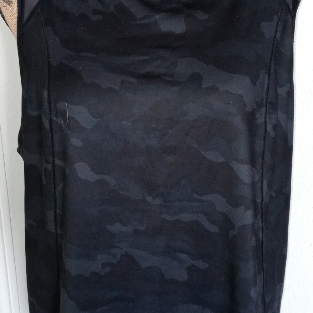Black camo work out tank top